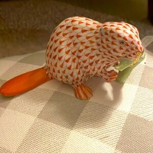 GENUINE HEREND  BEAVER WITH STICK ...ORANGE